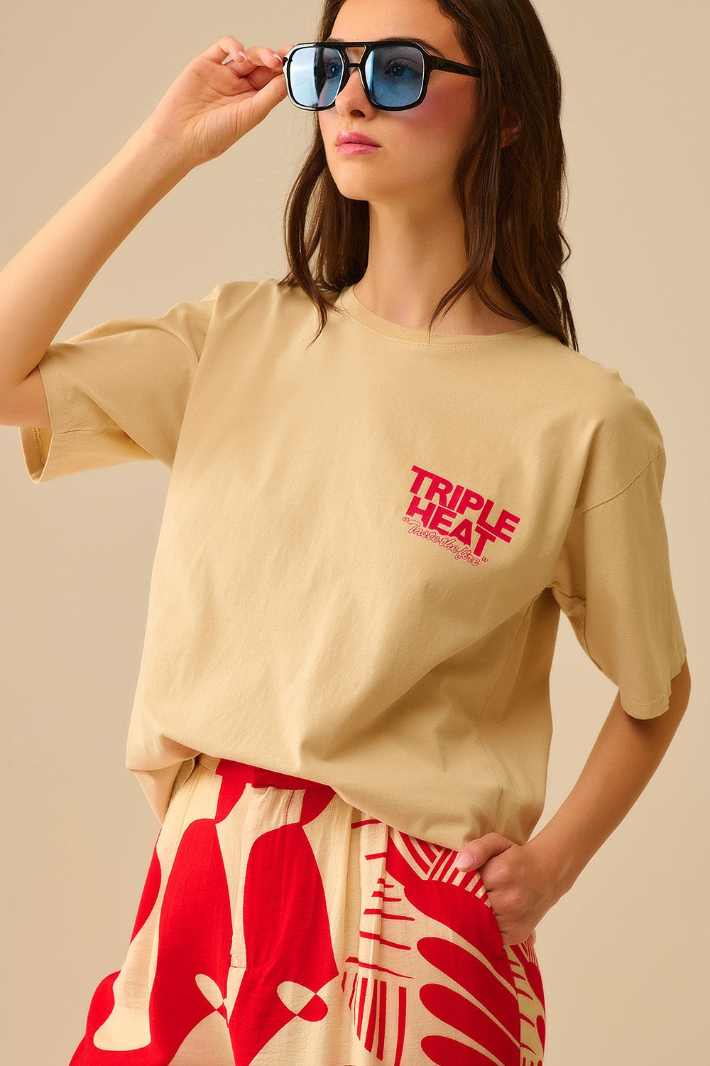 T-shirt TRIPLE HEAT beige à manches courtes et coupe décontractée
