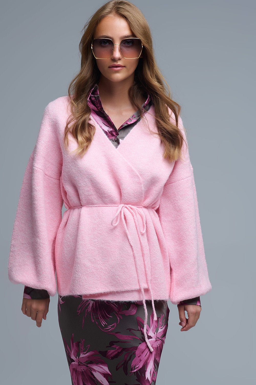 Elégant cardigan rose en maille enveloppante