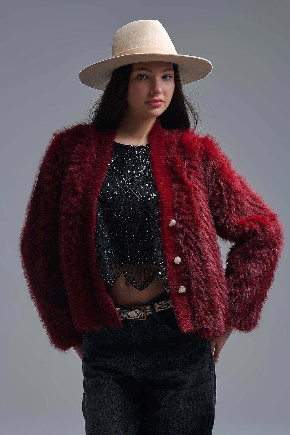 Veste courte en fourrure fine bordeaux