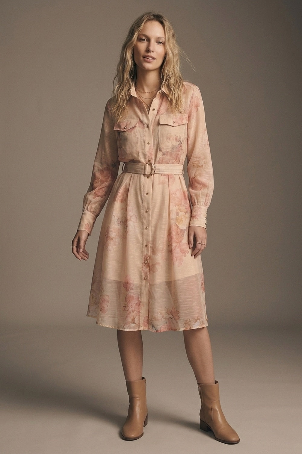 Robe-chemise midi en mousseline à imprimé floral beige avec ceinture et boutons dorés