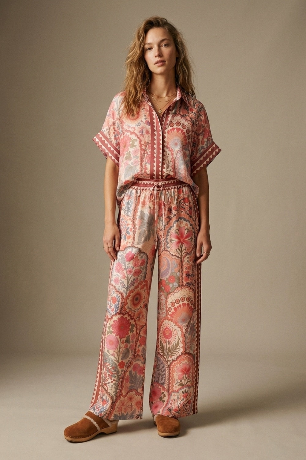 Pantalon en tissu tissé léger à imprimé floral multicolore avec taille large