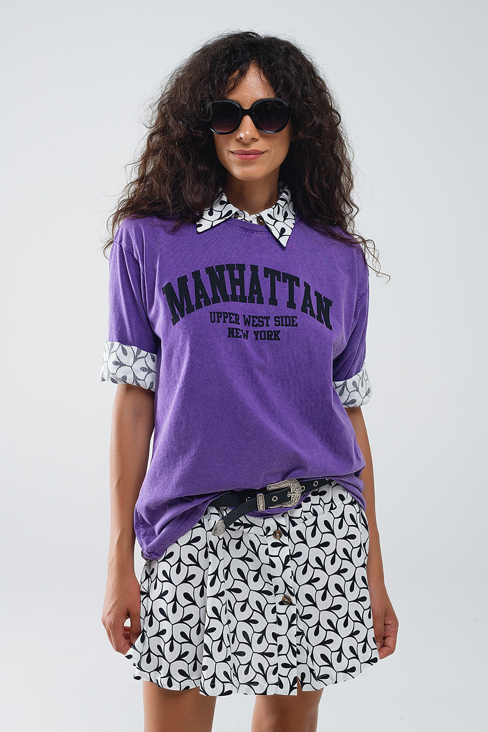 T-shirt violet avec texte manhattan
