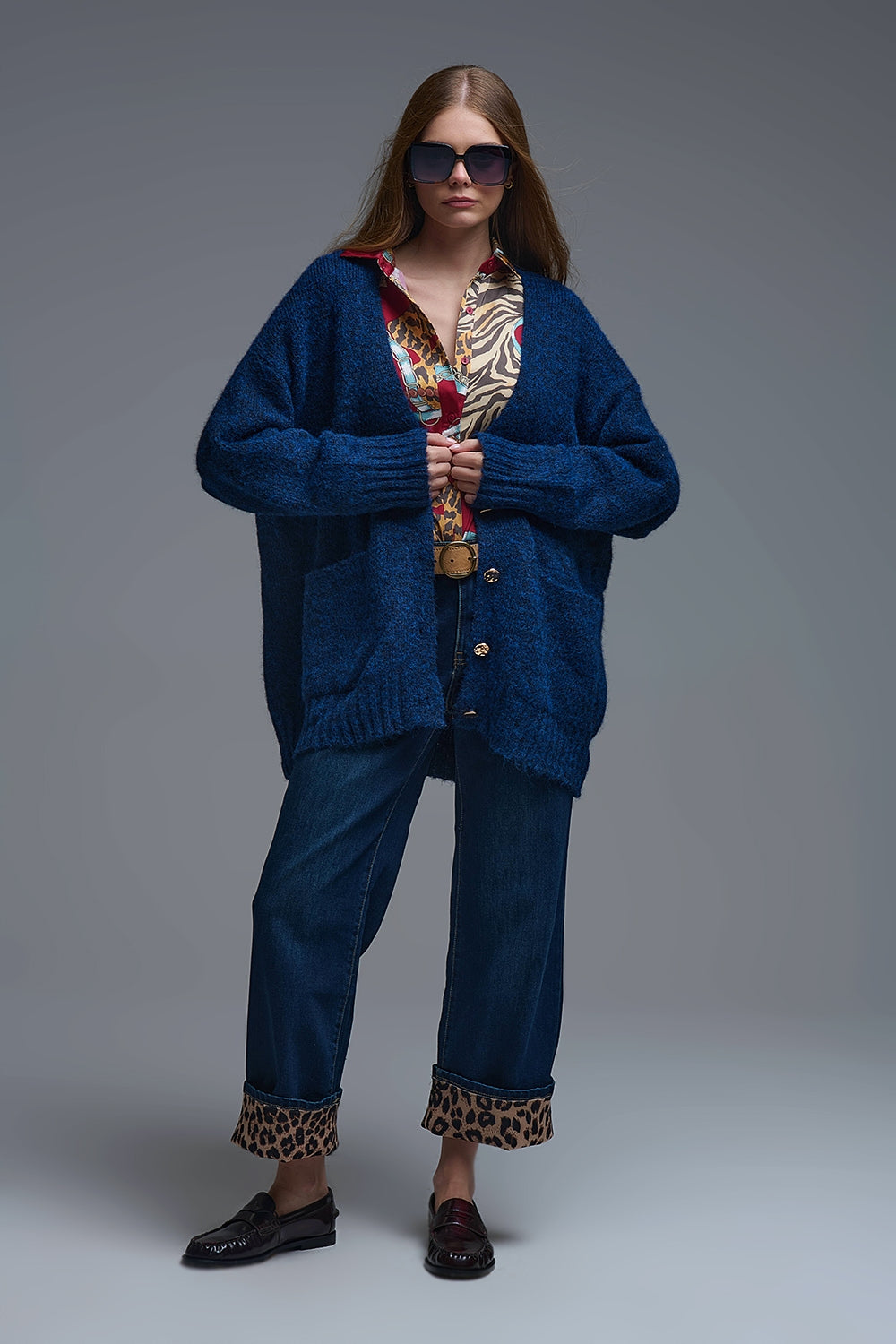 Q2 Cardigan oversize en marine avec boutons et poches dorés