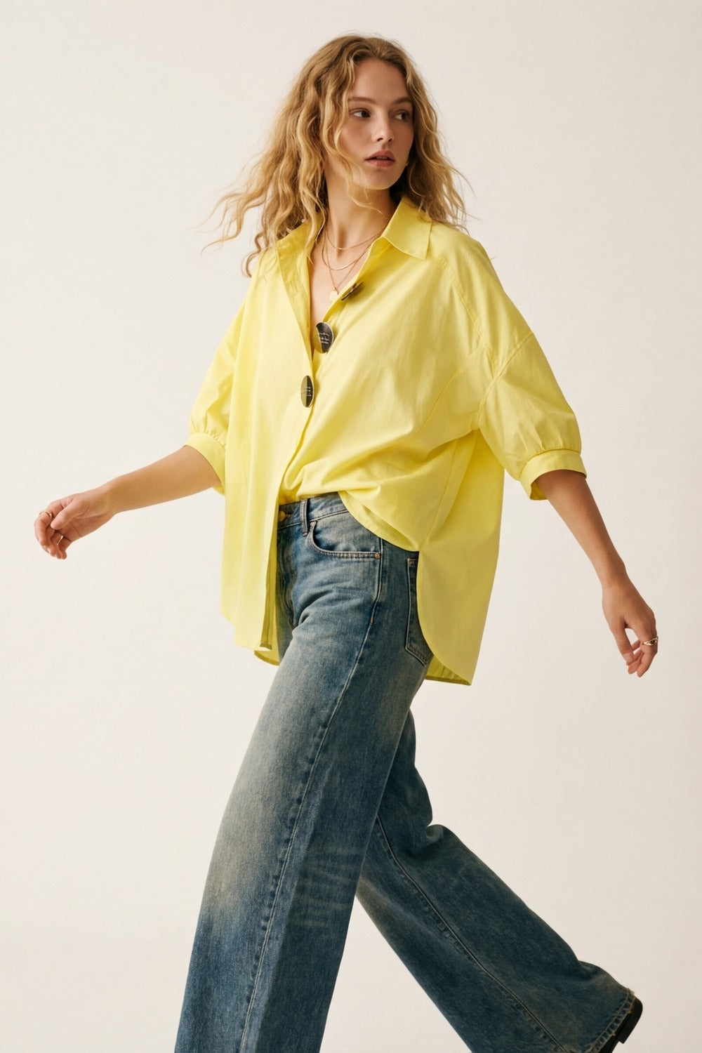 Q2 Chemise jaune oversize à boutons sur le devant