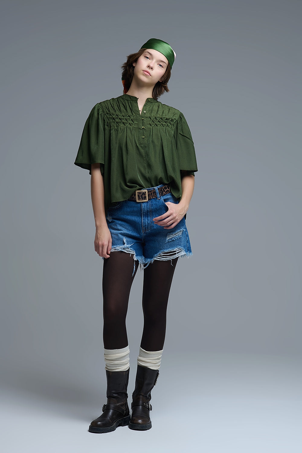 Chemisier vert décontracté de style bohème avec détails brodés