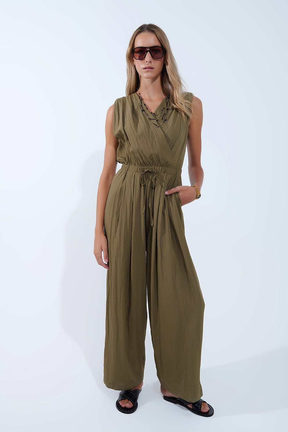 Q2 Combinaison drapée olive en tissu froissé