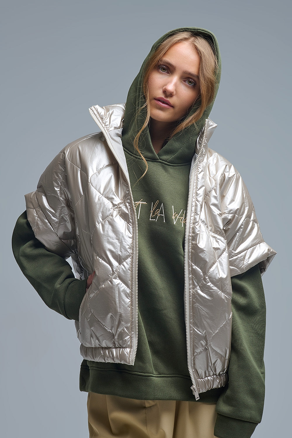 Q2 Doudoune matelassée en or avec manches à capuchon