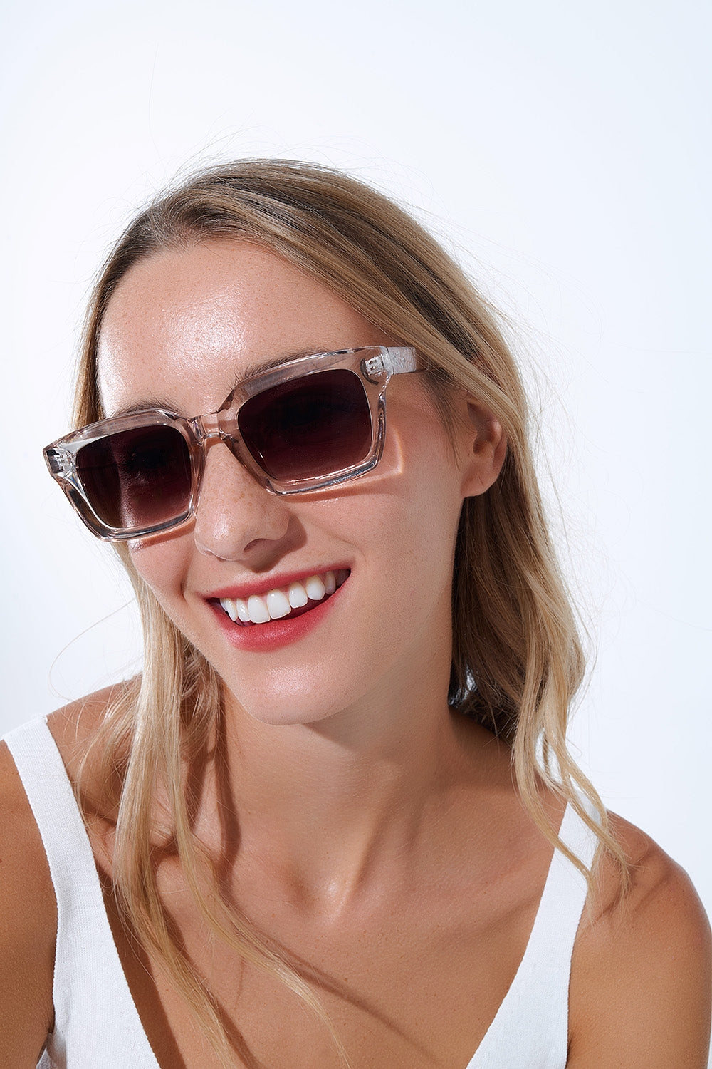 Q2 Lunettes de soleil rétro à monture carrée épaisse et translucide
