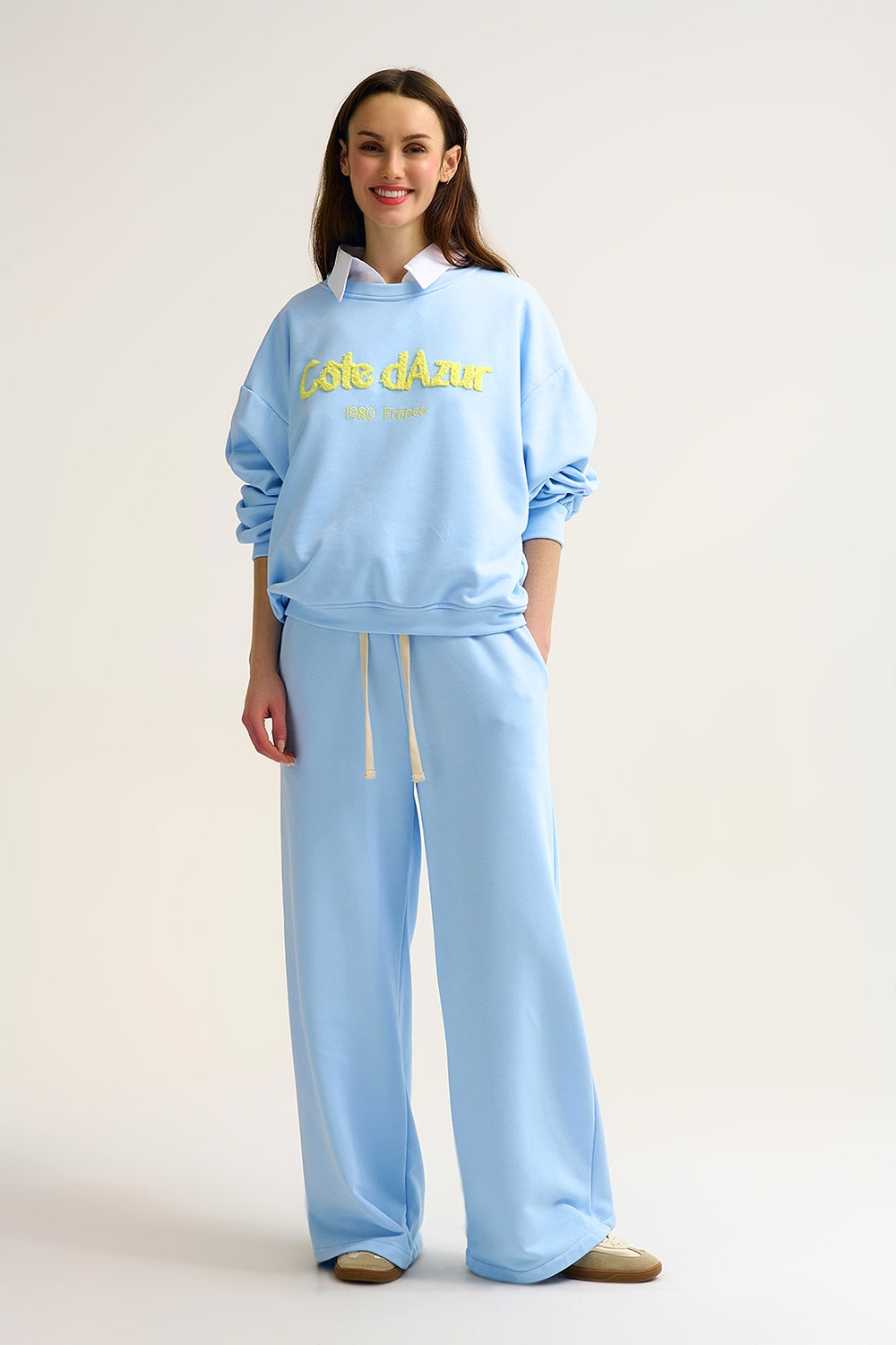 Pantalon de survêtement à coupe droite en tricot bleu ciel avec taille élastique et cravate