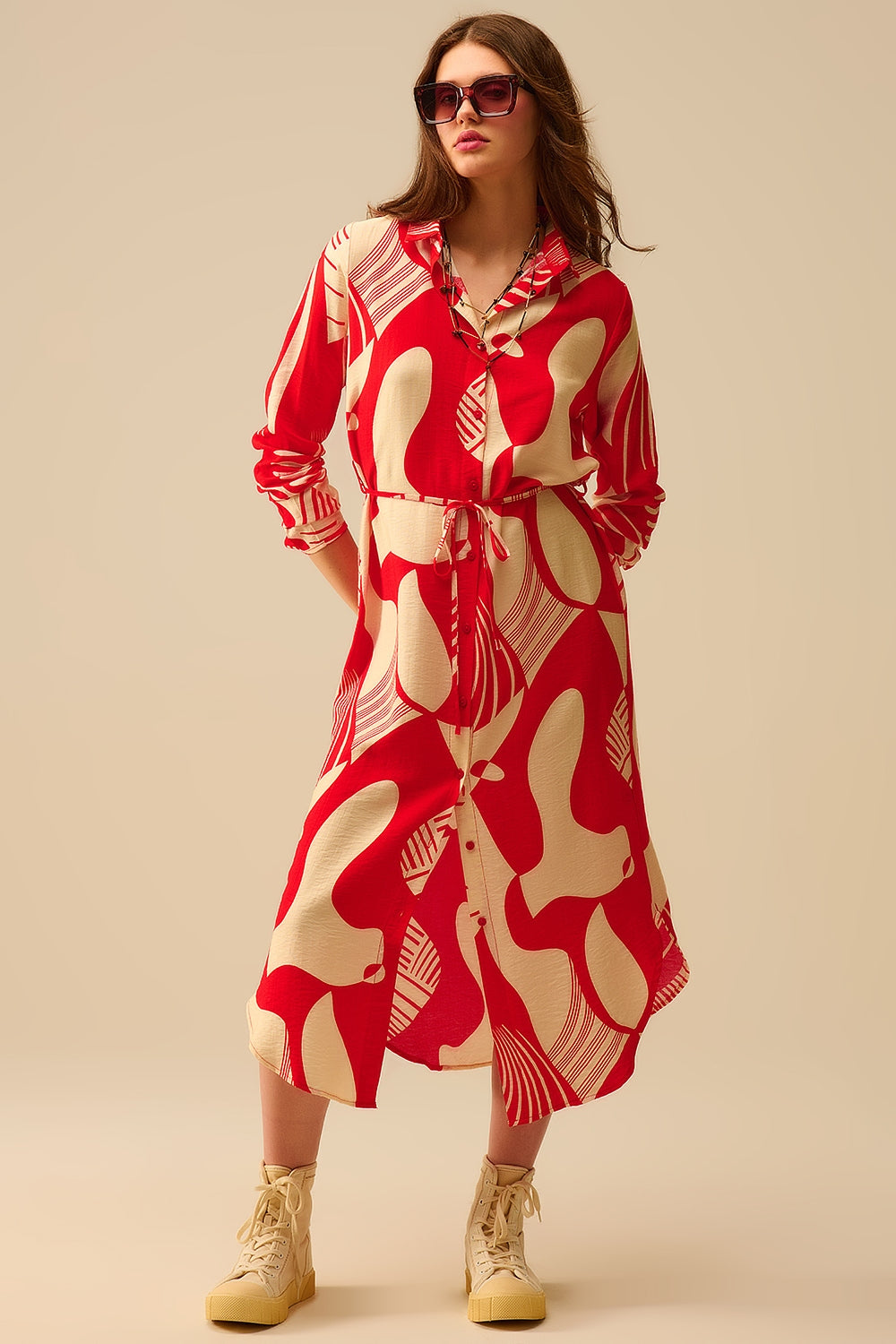 Q2 robe boutonnée à imprimé abstrait rouge