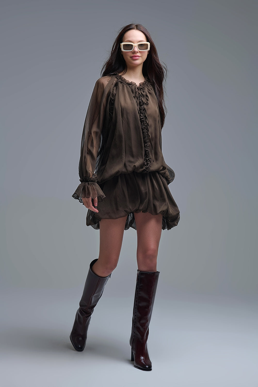 Q2 Robe romantique en mousseline de soie marron à taille tombante