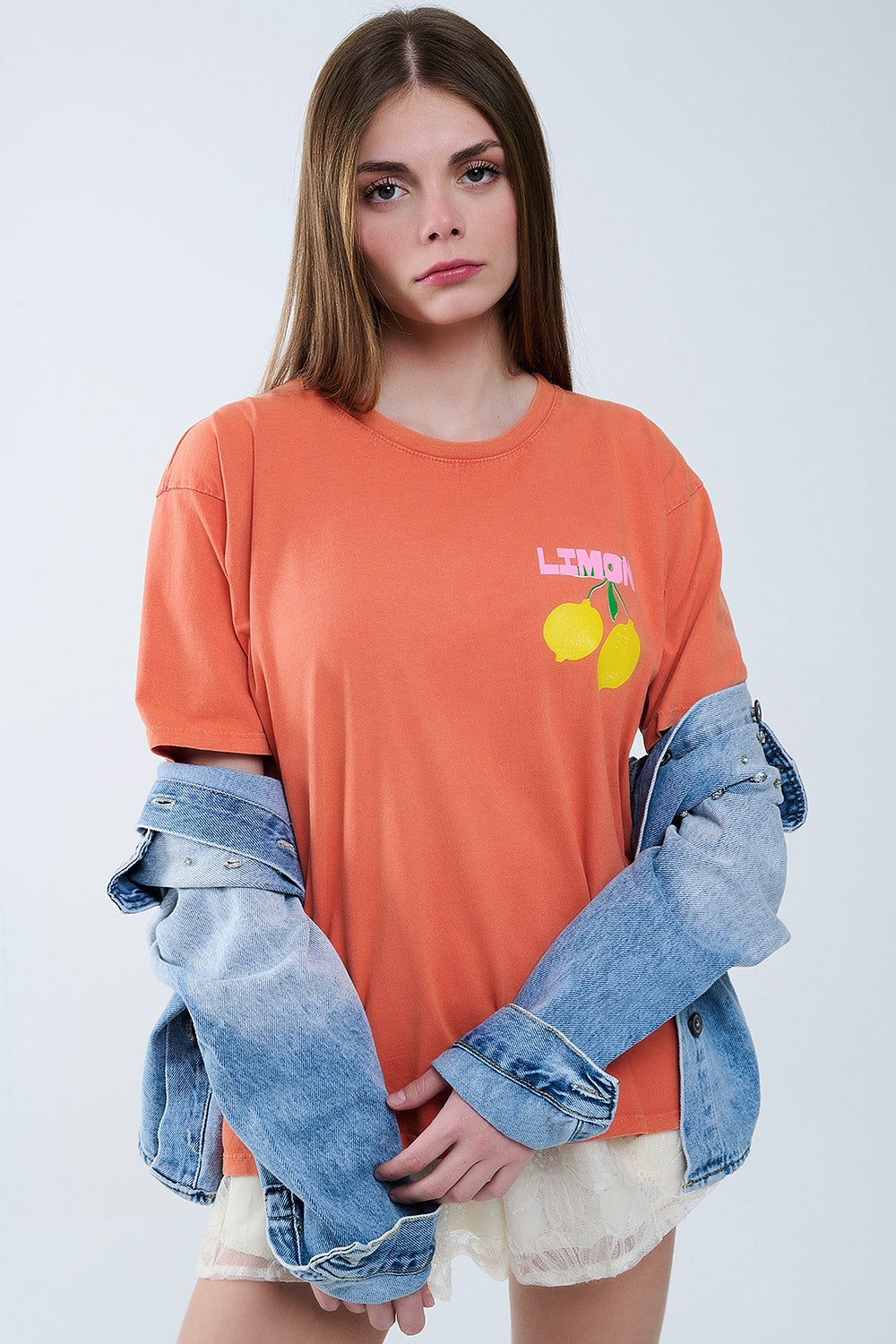 Tee-shirt décontracté orange avec imprimé citron